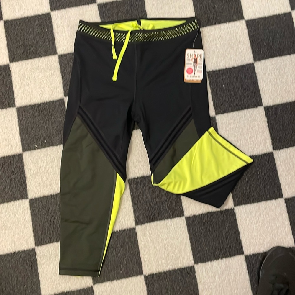 Shape capris.
